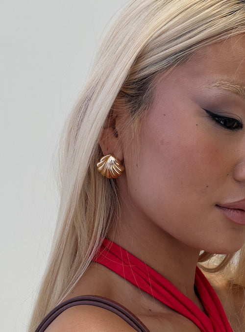 On Vacation Earrings Gold