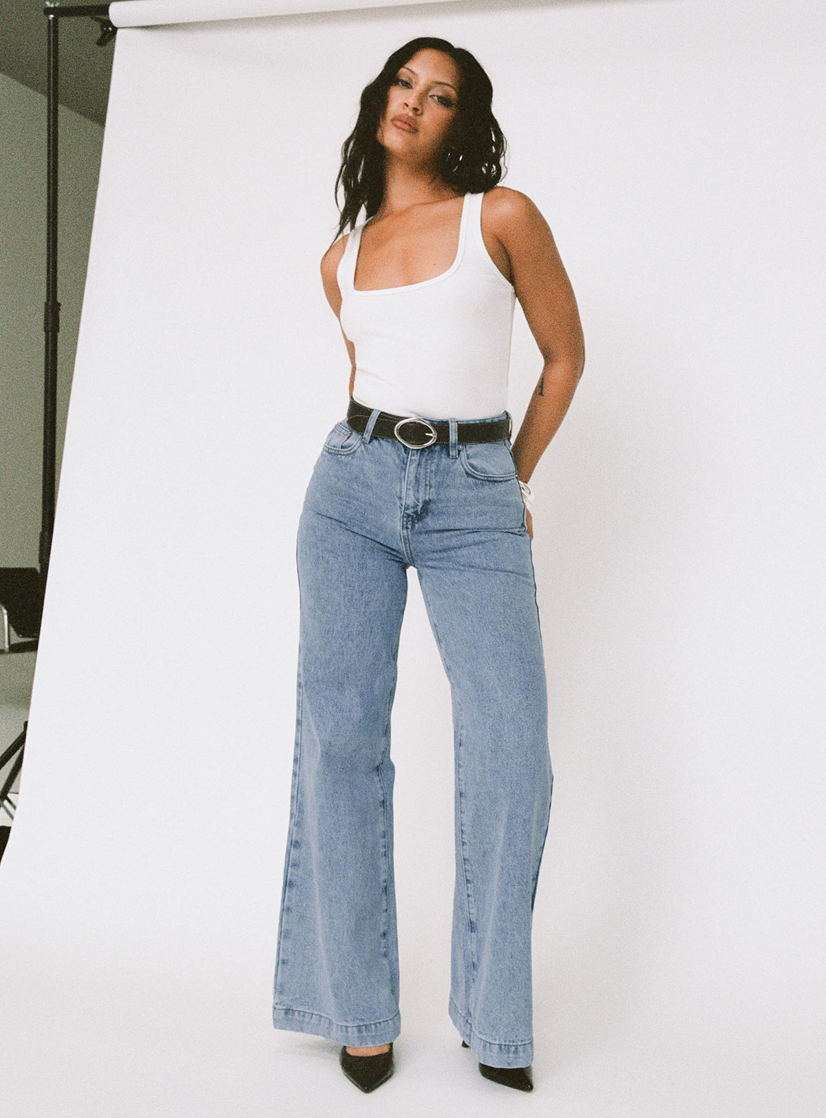 Goldie High Rise Wide Leg Jeans Light Wash