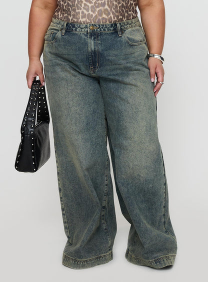 Ribbon Stamp Low Rise Wide Leg Jeans Antique Wash Curve