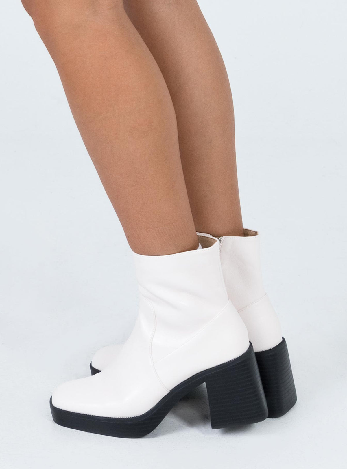 Halo Boots Cream