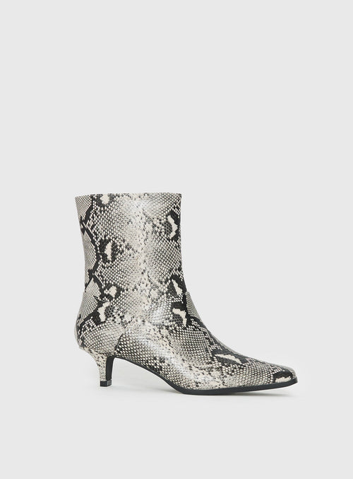 Therapy Shade Boots Black / White Snake