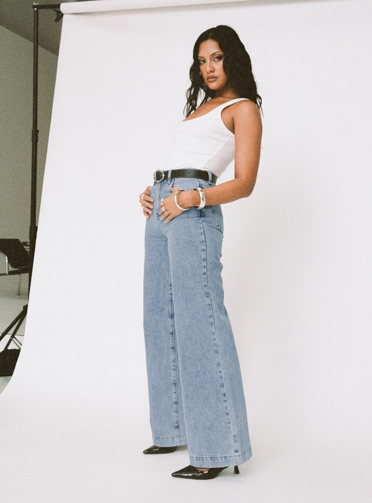 Goldie High Rise Wide Leg Jeans Light Wash