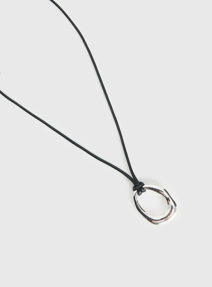 Star Quality Pendant Necklace Black / Silver