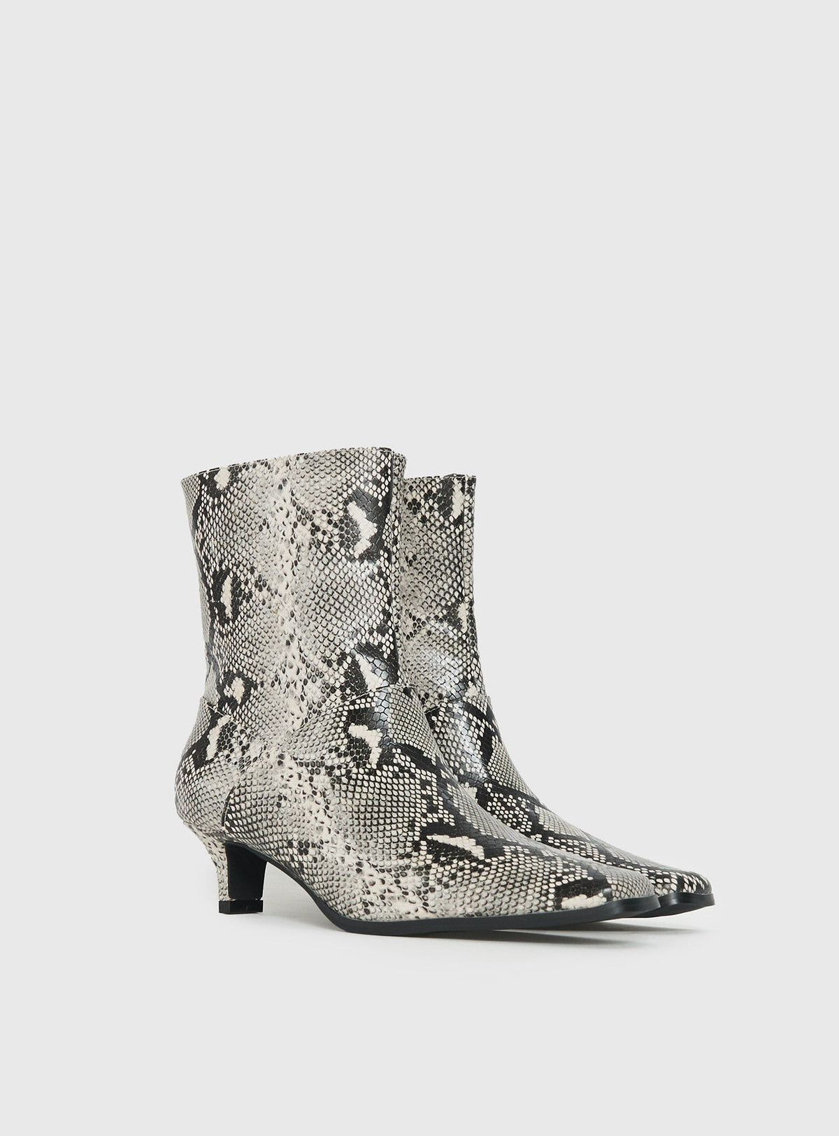 Therapy Shade Boots Black / White Snake