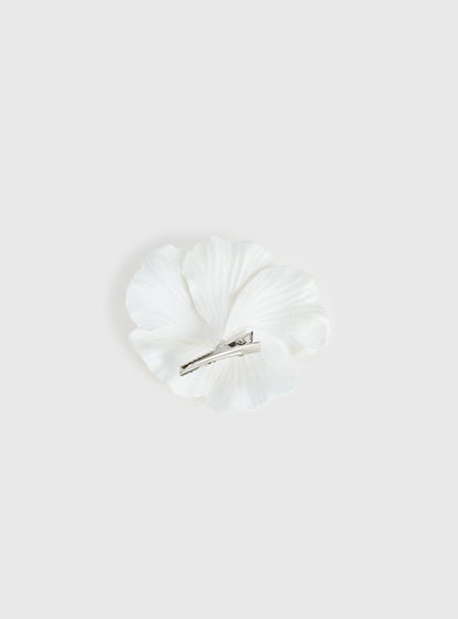 This Fate Flower Hair Clip Cream