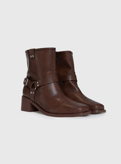Clovers Boots Brown