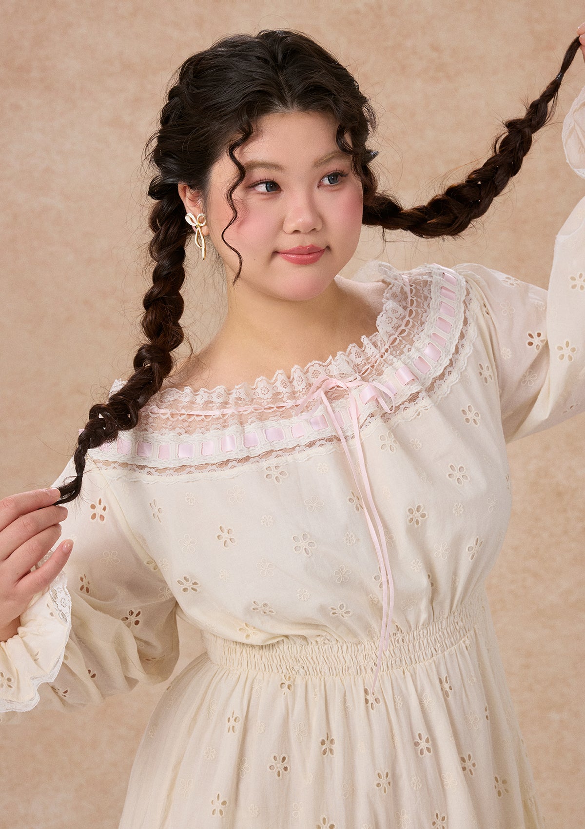 Curve&Plus White Camellia Dress