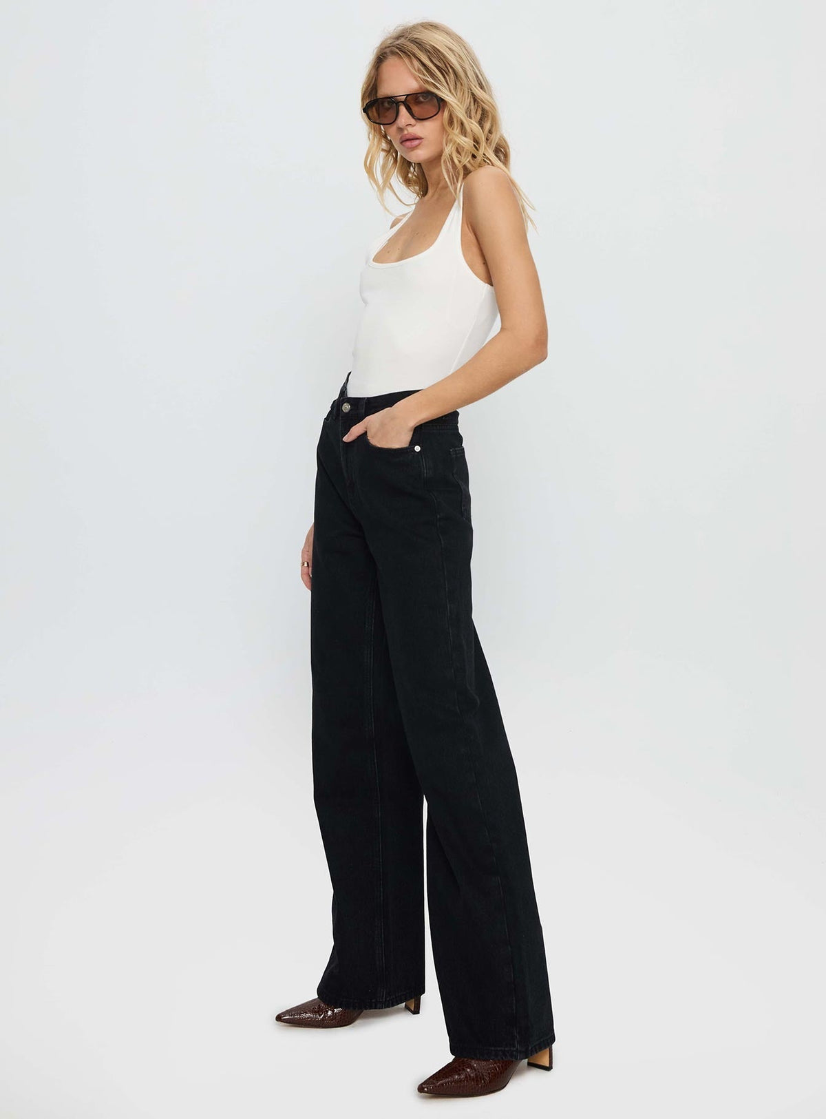 Maple Mid Rise Flare Washed Black