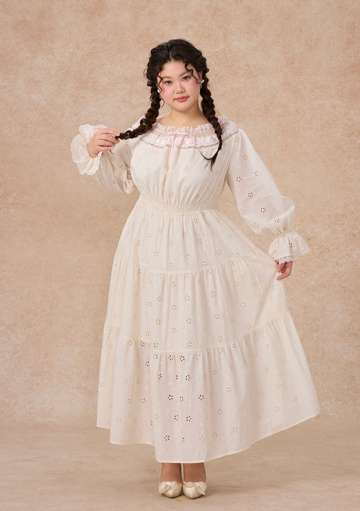 Curve&Plus White Camellia Dress