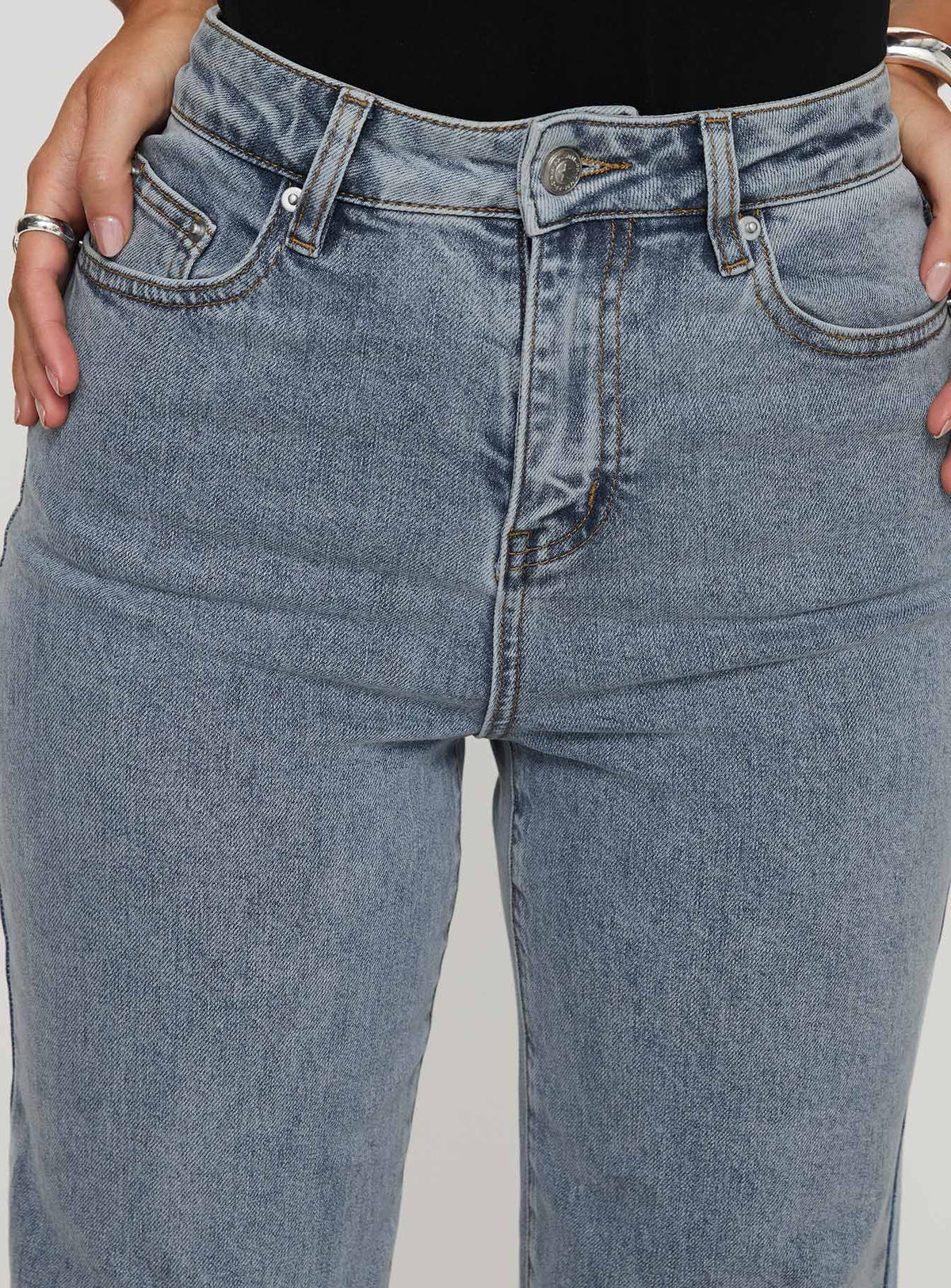 Thearlie High Rise Flared Jeans Light Wash
