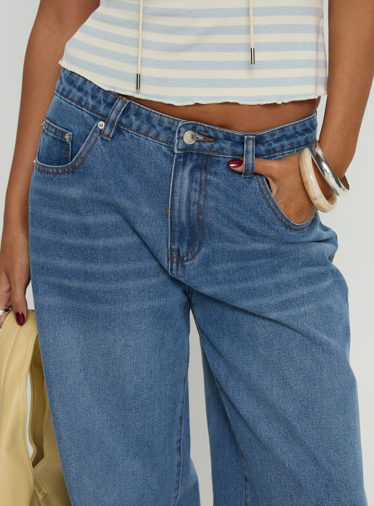 Jacobie Mid Rise Wide Leg Jeans Mid Blue Wash