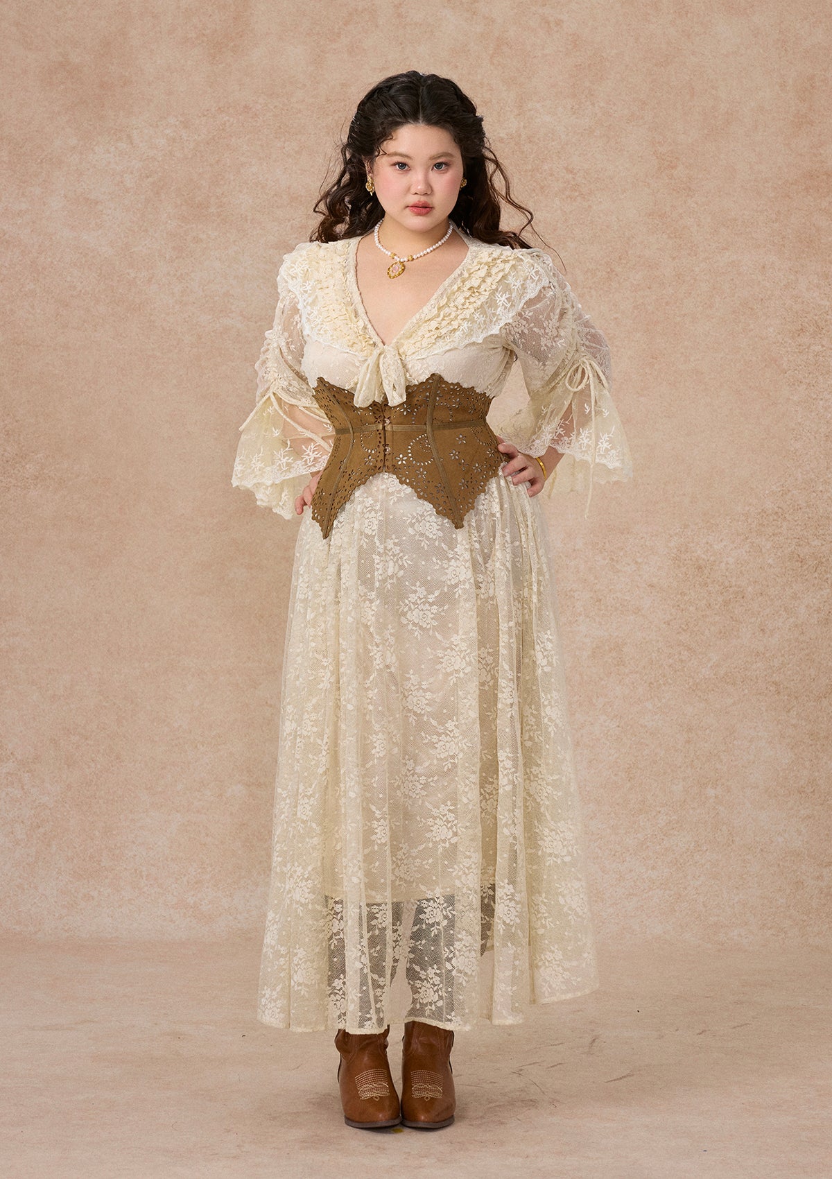 Curve&Plus White Horse Princess Dress