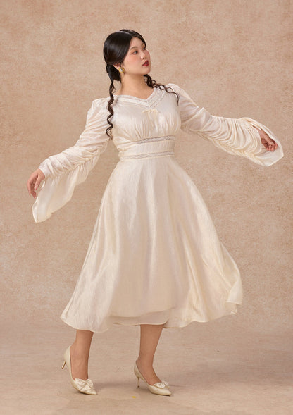 Curve&Plus Flowing Light Hymn Dress