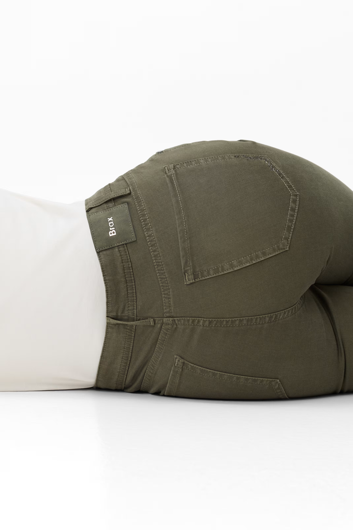 Brax 71-1707 33 Mary Winter Dream Five-Pocket Straight Leg Jeans Green Khaki back pocket detail. Shop Brax at Dotique