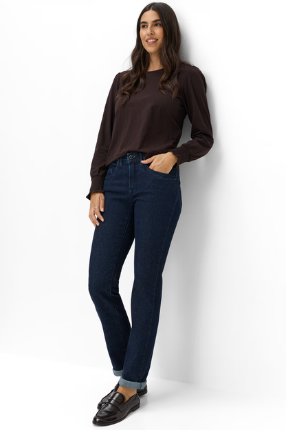 Brax Mary Regular 09-6503-12 Straight Jeans Denim Dark Blue on model Shop Brax at Dotique