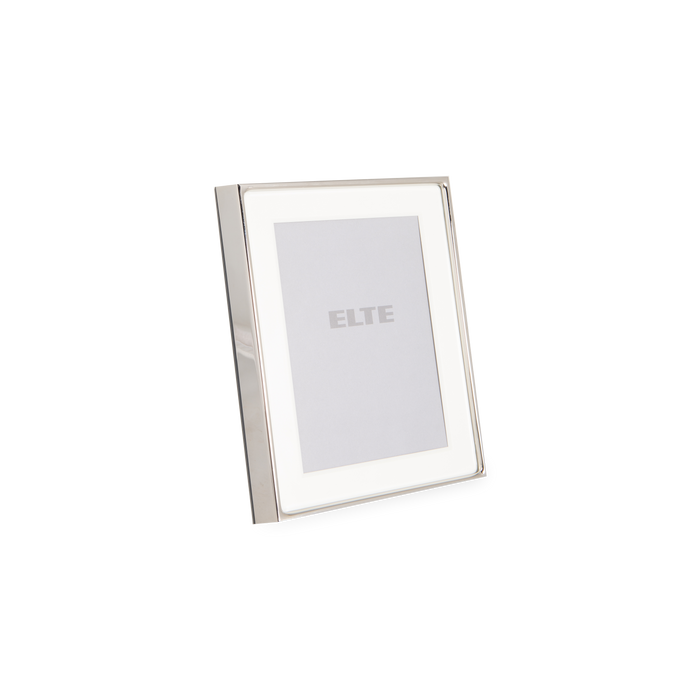 A truly stylish picture frame allows the photo within to take centre stage and should not distract from it.