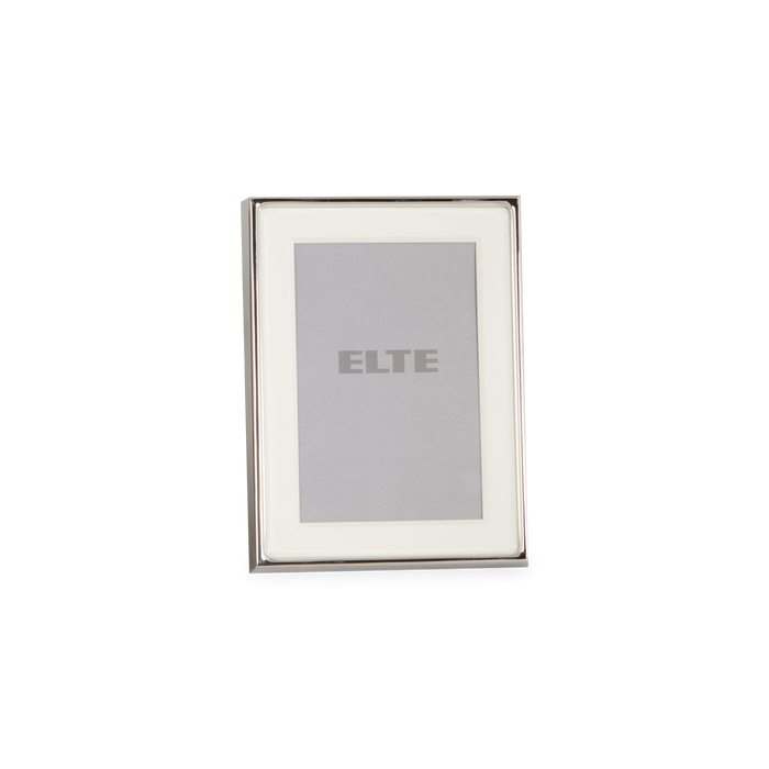 A truly stylish picture frame allows the photo within to take centre stage and should not distract from it.
