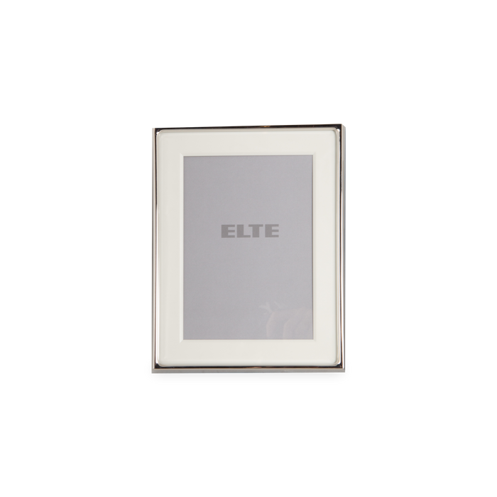 A truly stylish picture frame allows the photo within to take centre stage and should not distract from it.