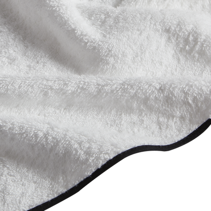 Made from luxurious long-staple cotton, Hudson features tailored cotton piping in white, black, grey or charcoal.