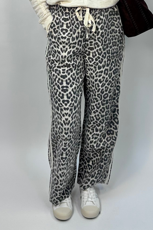 Leopard Print Pants w/Side Stripe