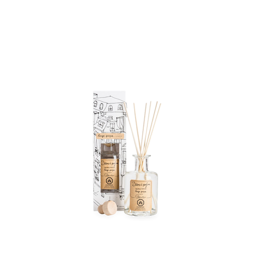 Bring the aromas of France into your home with this Linen Fragrance Diffuser.