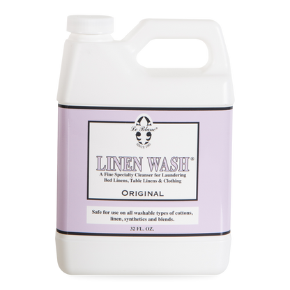 Le Blanc Linen Wash Original has a floral and fresh fragrance.