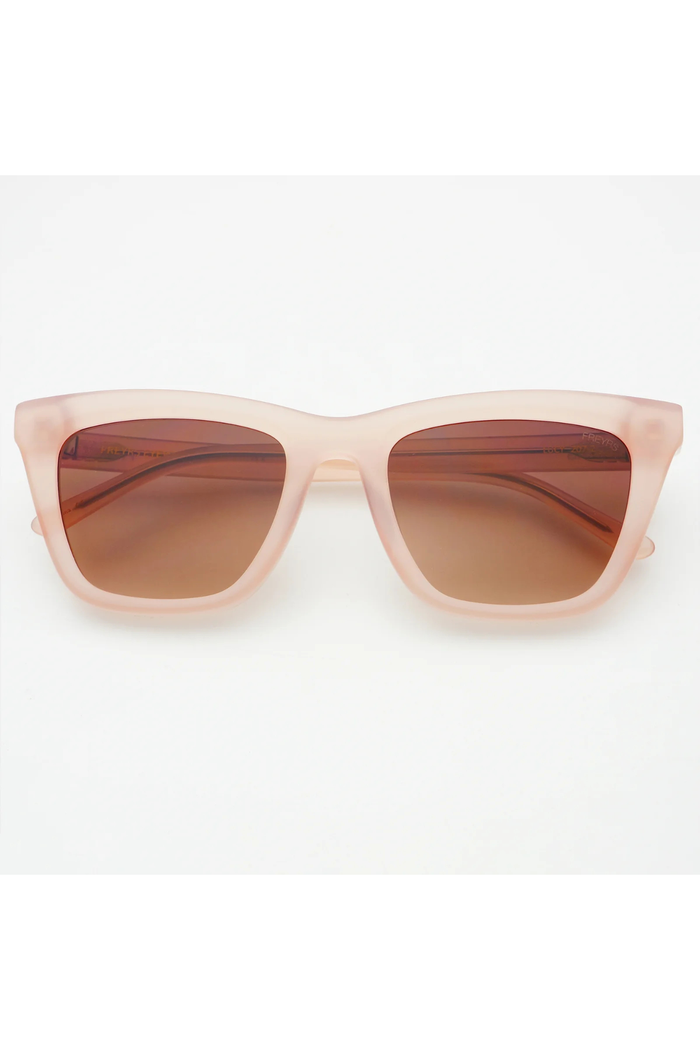 Lucy, Pink