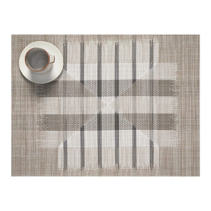 Developed with an eye to the robust textures and expansive scales of the natural world, Mesa is a modern interpretation of basketry: the ancient craft of making interwoven objects.
