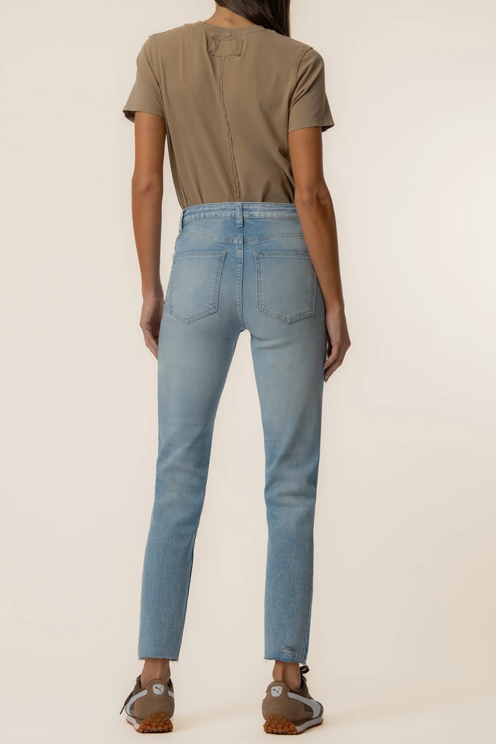 Rachael High Rise Mom Jean in Performance Wash