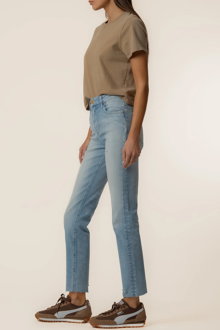 Rachael High Rise Mom Jean in Performance Wash