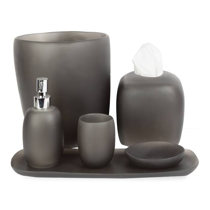 The refined, yet simple design of the Resin Collection is a stylish way to neatly organize small bath necessities.