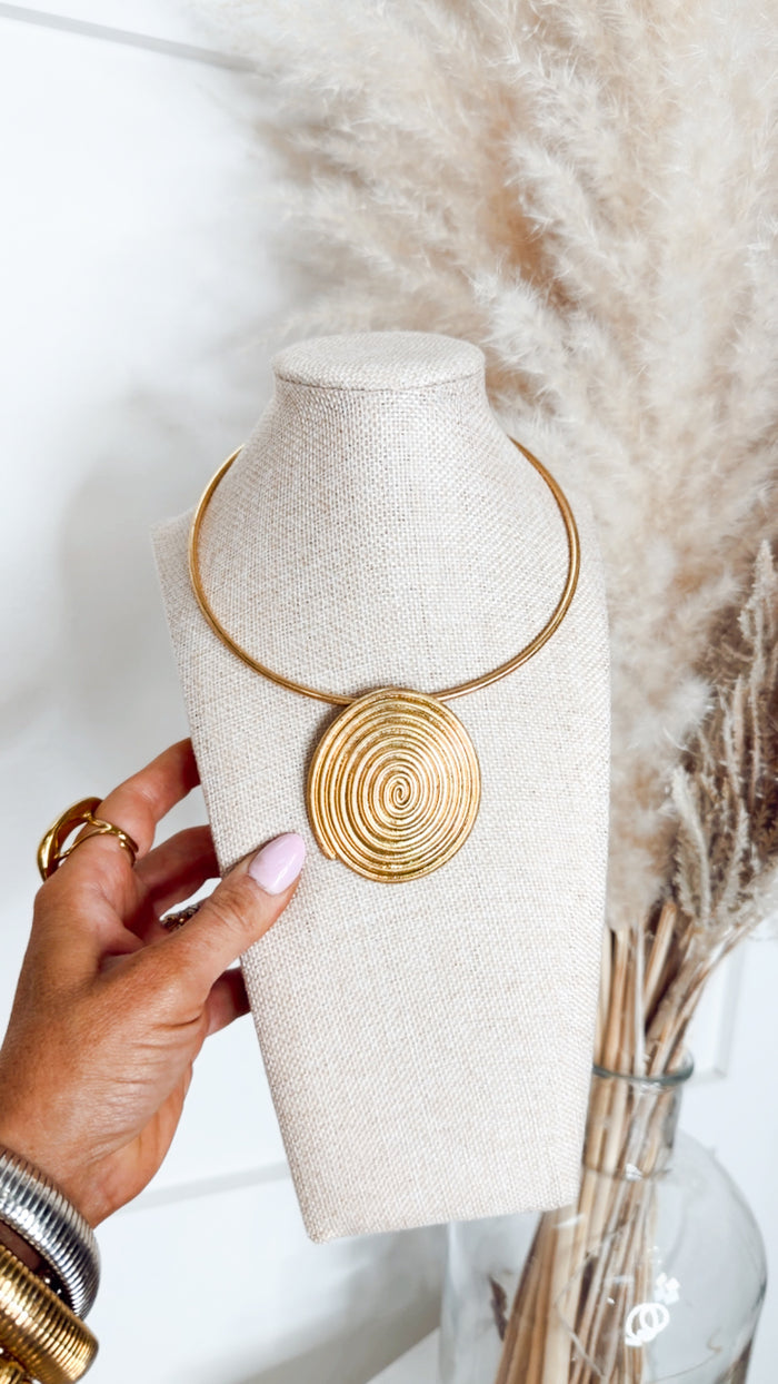 The Golden Grace Choker