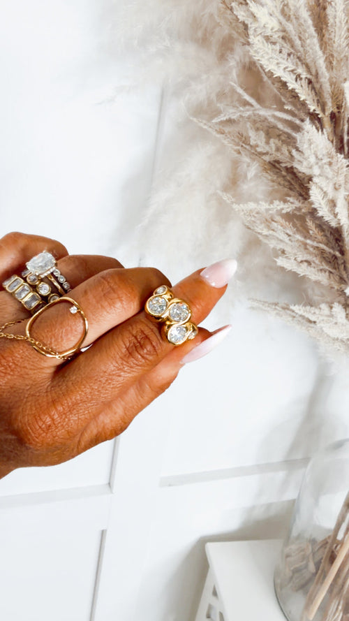 The Lola Ring