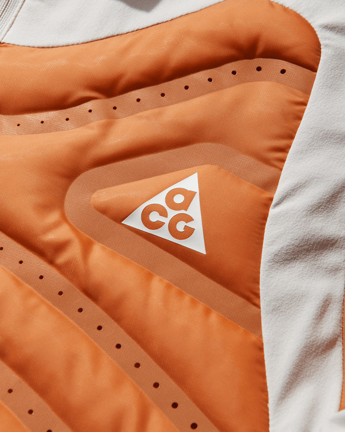 Nike W Acg Tf Lava Flow Aero (consumer Facing Name Tbd) Safety Orange/Summit White Coats and Jackets Jackets IO9134-819